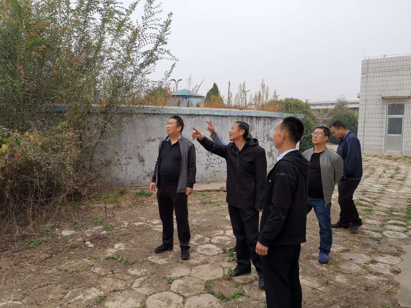 公司總經理王建人在供水、污水生產一線開展風險隱患排查 (1).jpg